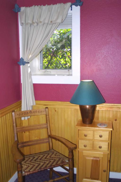 אשלנד Arden Forest Inn מראה חיצוני תמונה